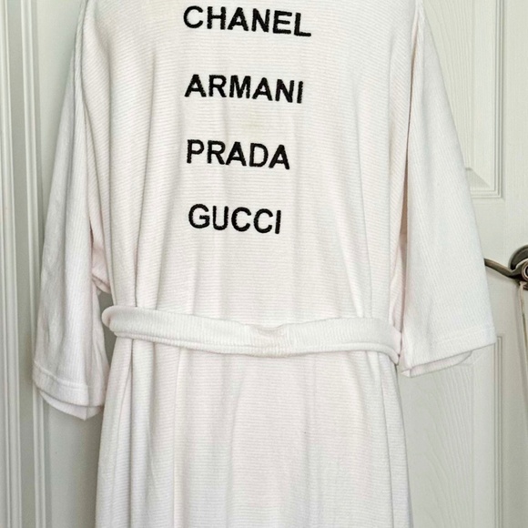 BATHROBE, MAXI LENGTH, WHITE, ONE SIZE, CHANEL ARMANI PRADA AND GUCCI EMBROIDERE - Picture 1 of 7